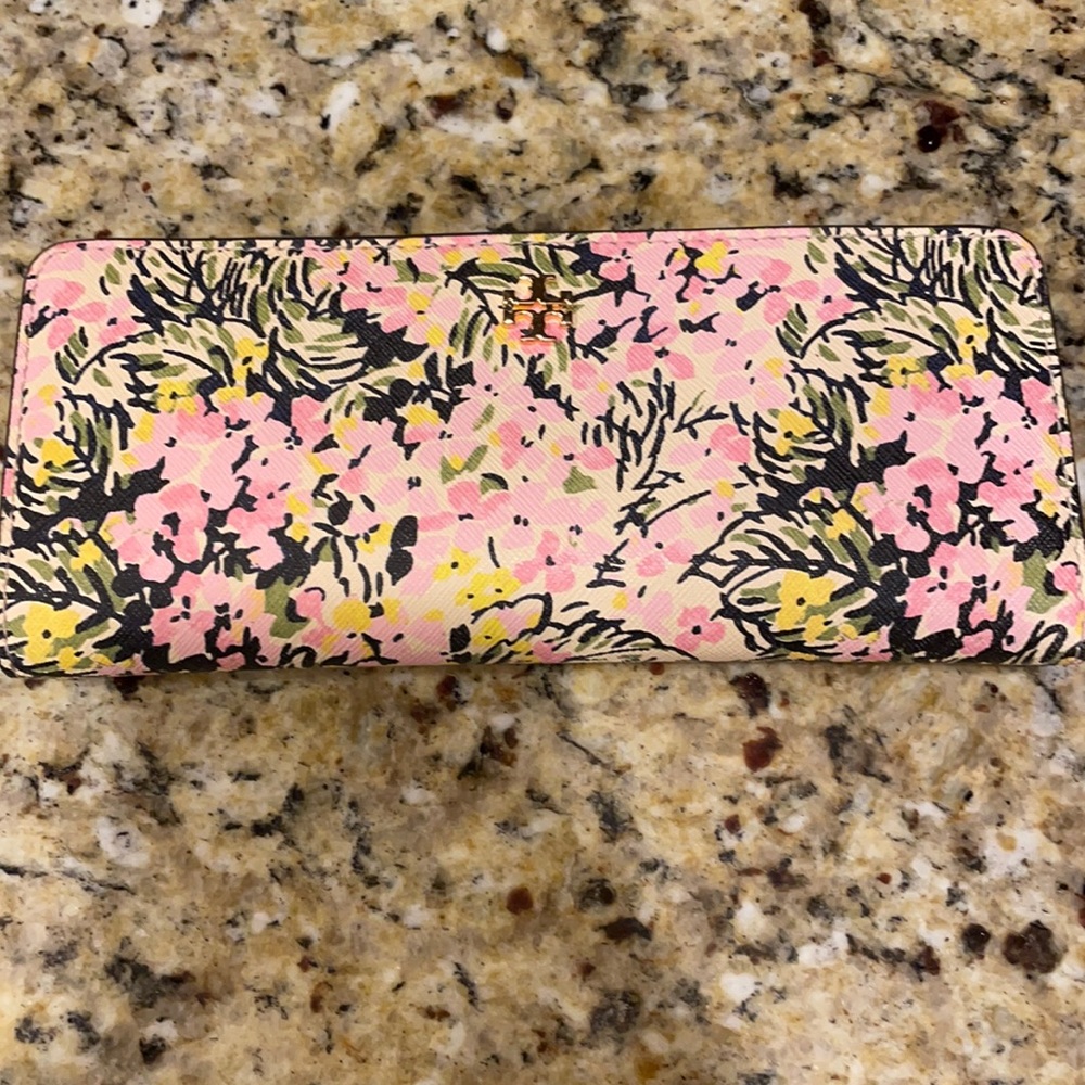 Tory Burch wallet